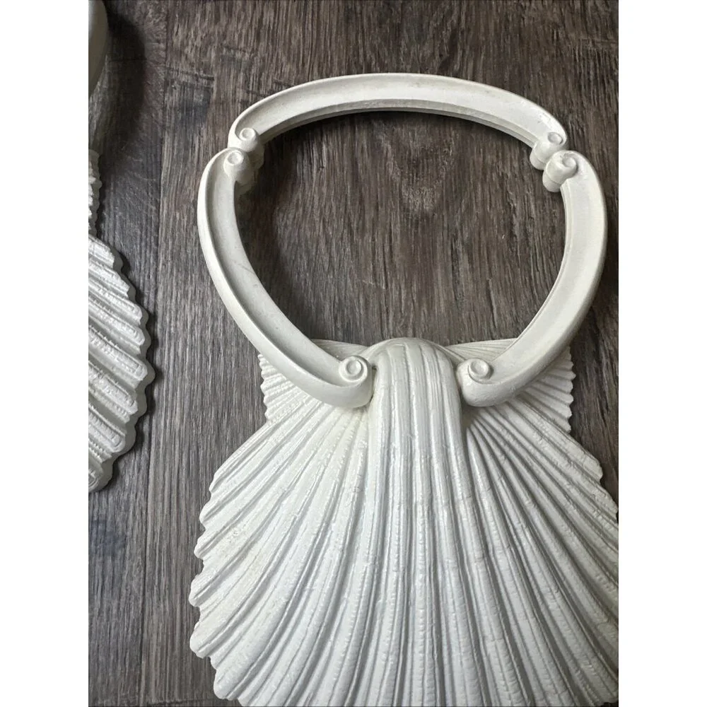 Beach House Seashell Towel Holders Vintage USA Homco Ivory Set of‎ 2